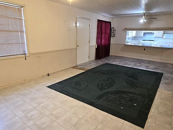 3rd image of 7760 Crochet Rd