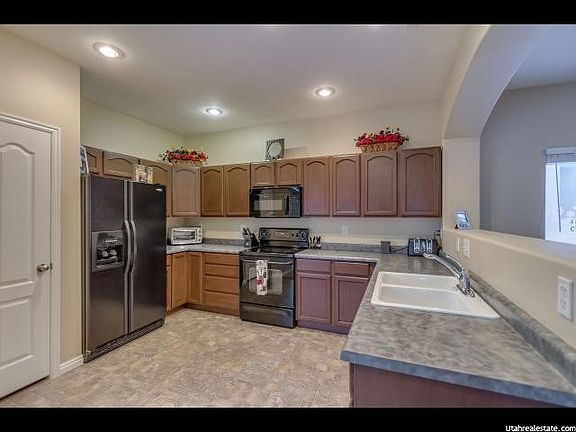 3rd image of 6826 W Callery Ln