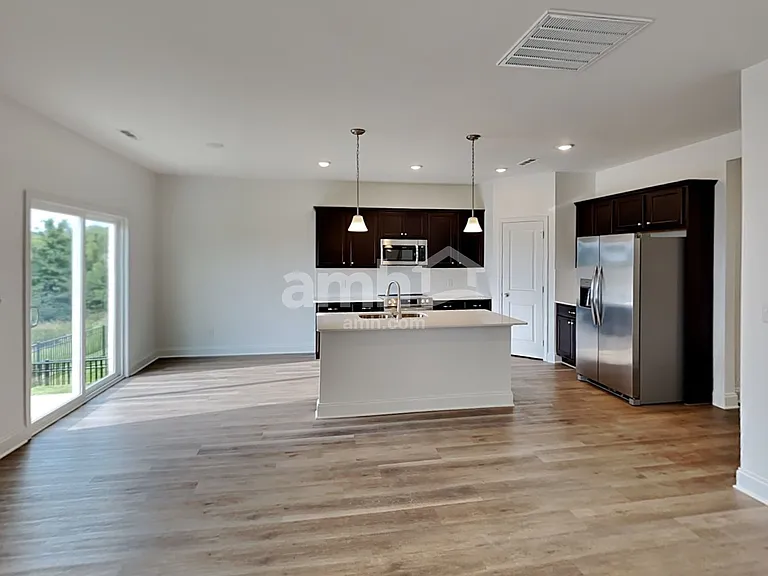 222 S Malayna Dr — Photo 4