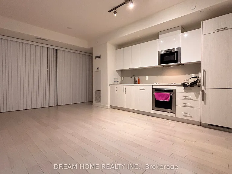 330 Richmond St W #816 — Photo 10