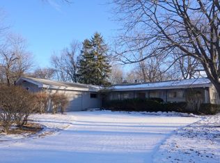 682 Sycamore Ln, Glencoe, IL