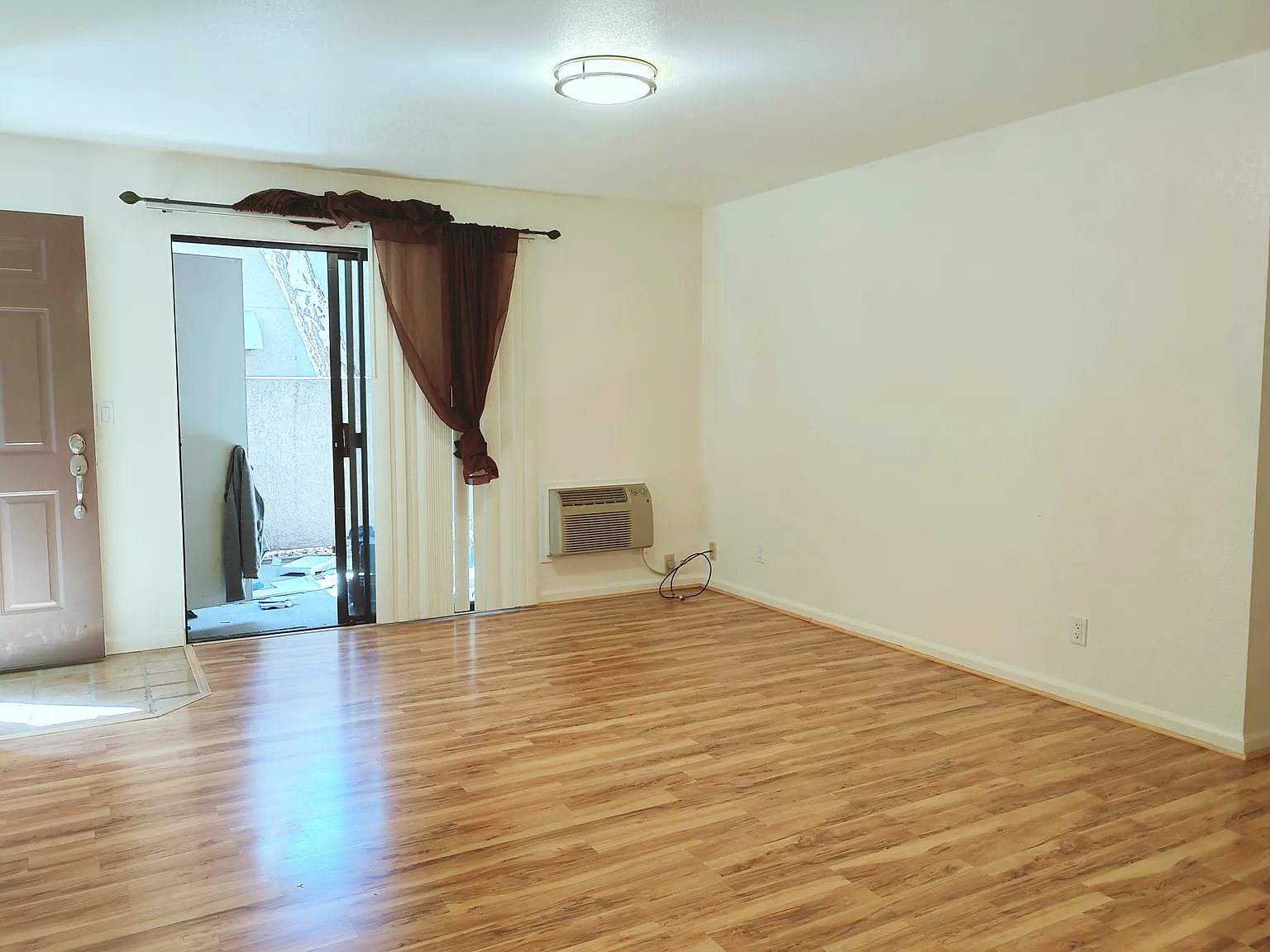 2250 Monroe St — Photo 4