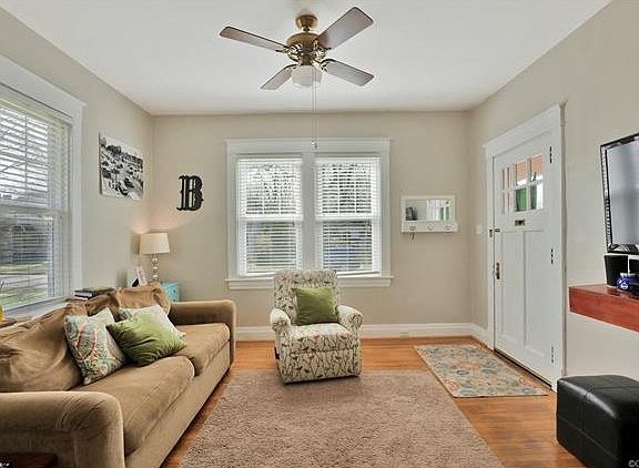 4th image of 1712 Oakdale Ave