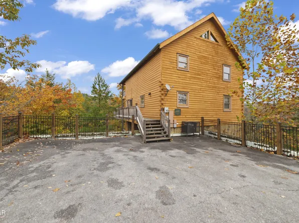1447 Eagle Cloud Way, Sevierville, TN 37862