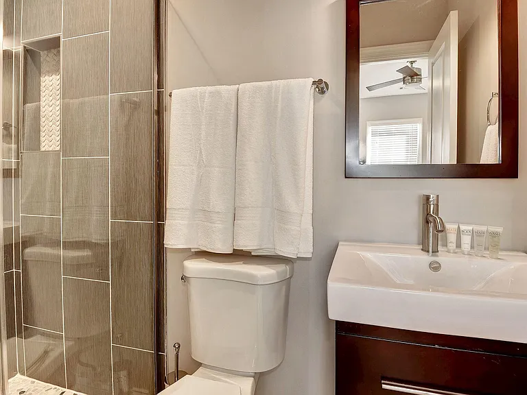 55 Bates St NW #B — Photo 6