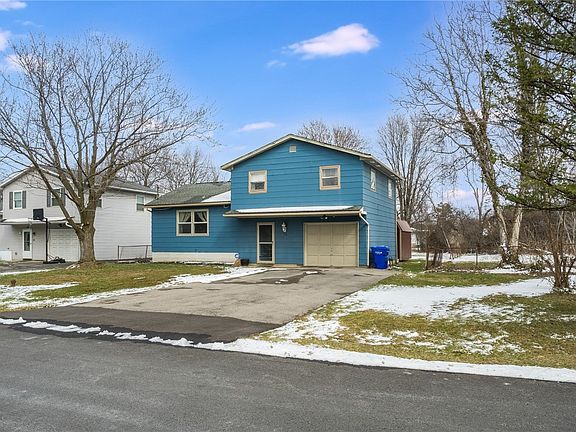 2nd image of 34 Evelyn St