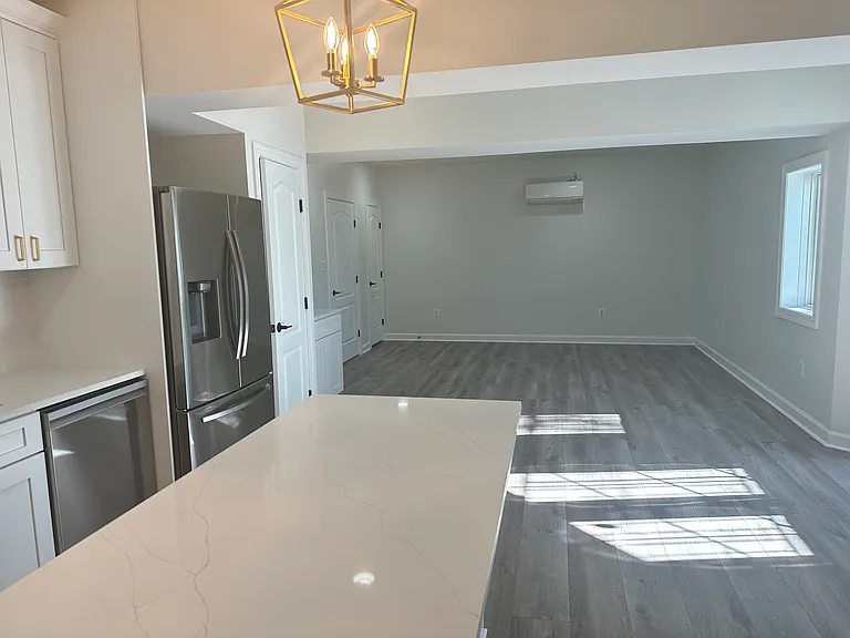 1710 Great Falls St — Photo 9