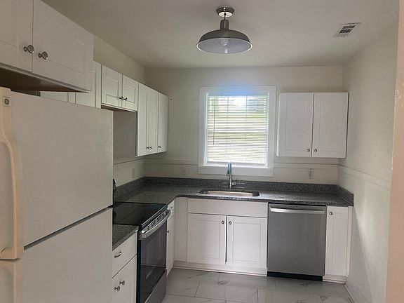 4th image of 903 E Lytle St #4