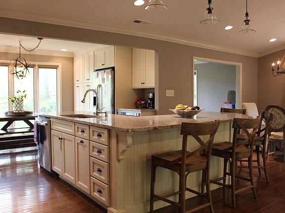 4th image of 5412 Mockingbird Dr