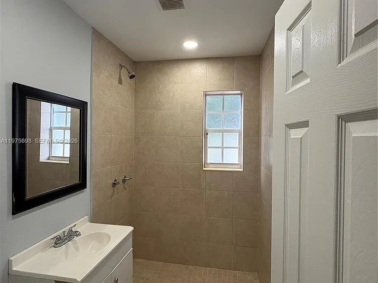3600 SW 32nd Ave — Photo 5