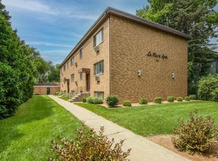 415 S 2nd St APT 2, Dekalb, IL 60115