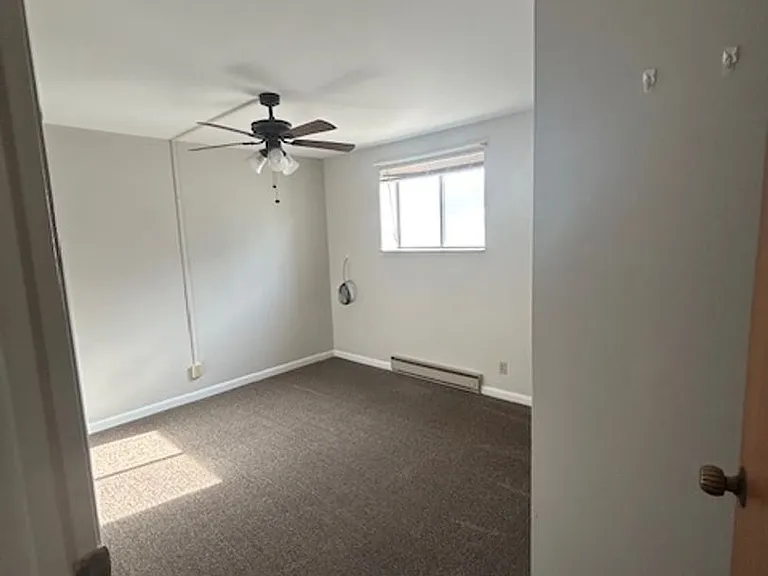 319 Hillcrest Dr — Photo 8