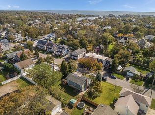 19 Cormack Ct, Babylon, NY 11702