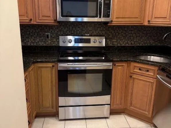 86 Arrowood Road #J, Manalapan, NJ 07726