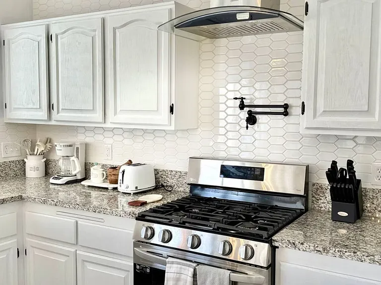 Silver Shadow Dr — Photo 43