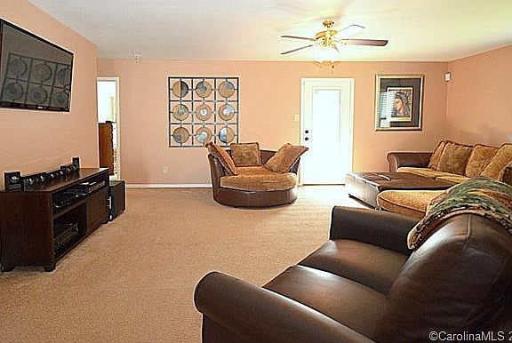 5th image of 3148 Pikes Peak Dr