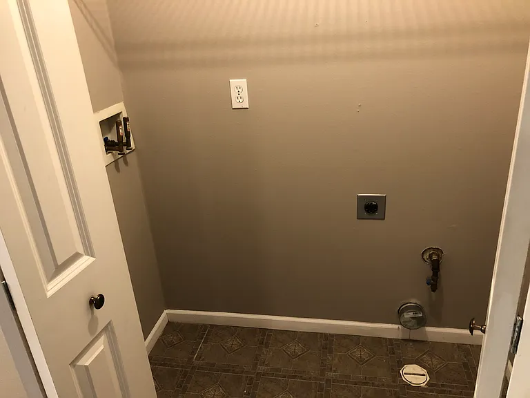 610 Rose St #B — Photo 3