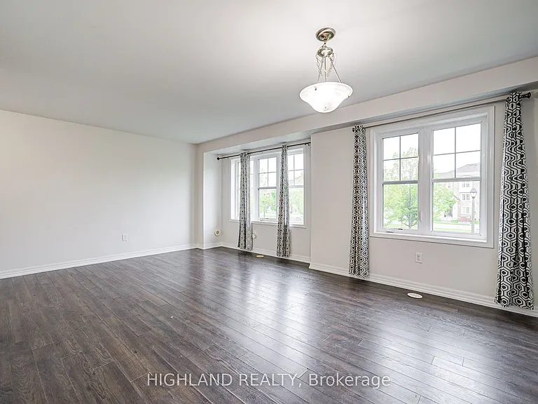 265 Ellen Davidson Dr #4 — Photo 9