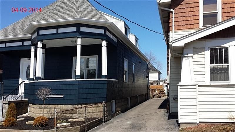 2nd image of 216 Broad St