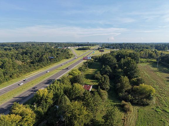 3rd image of 880 Ryan Rd