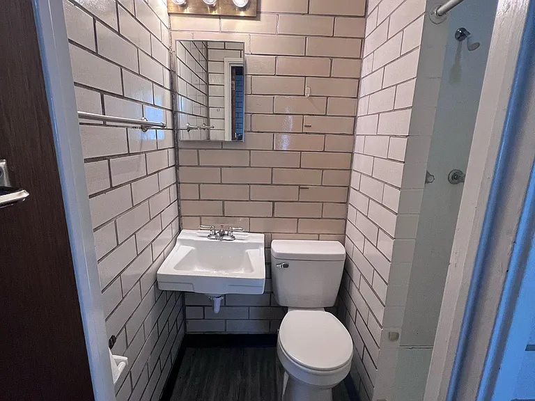380 Quill Ave NW — Photo 6