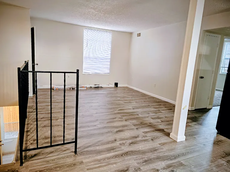 329 N Columbine St #C — Photo 3