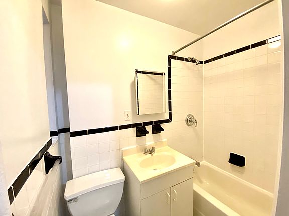 5th image of 245 E 39th St APT 4D