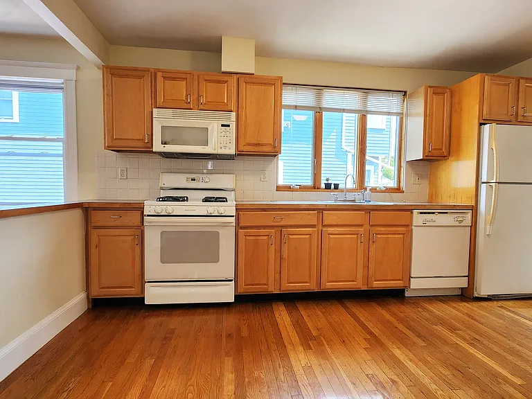 32 Cornell St #1 — Photo 8