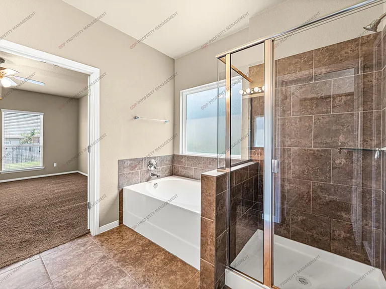 5607 Blackstone Dr — Photo 24