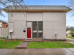 416 College Park Dr, Coraopolis, PA 15108