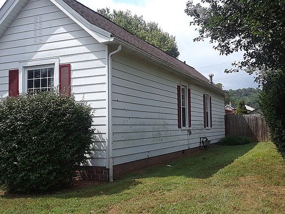 2nd image of 1227 Mayo St