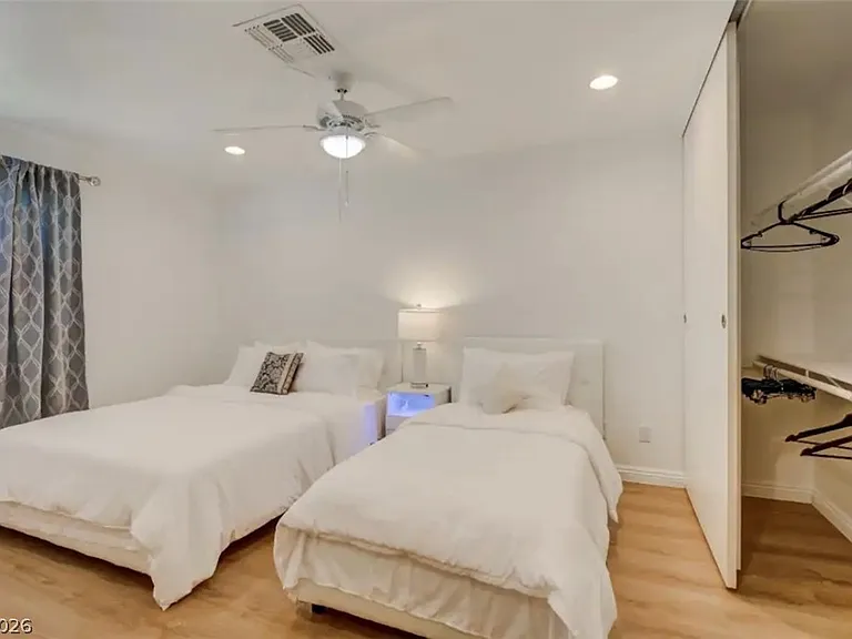 7385 Vireo Dr — Photo 7