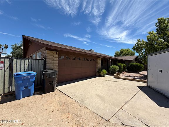3rd image of 3502 E LARKSPUR Drive