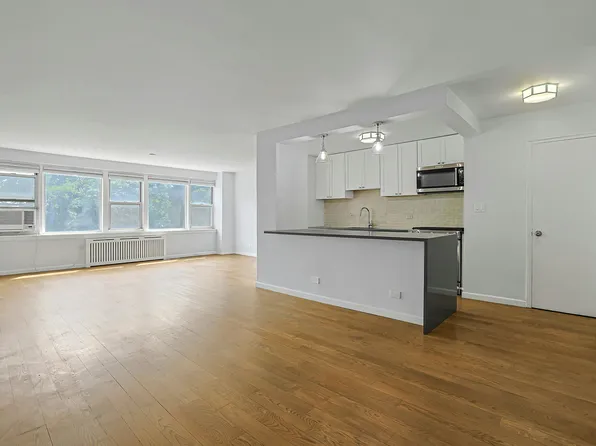 4555 Henry Hudson Pkwy W image 1 of 25