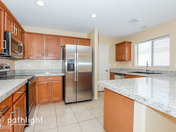 3rd image of 263 W Settlers Trl