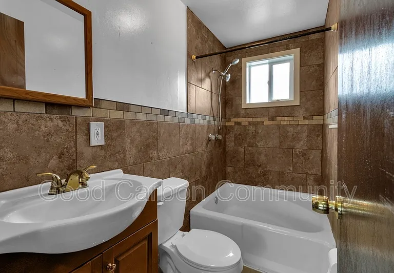5752 Main St — Photo 7