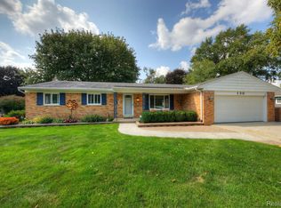 130 Eastdale Dr, Howell, MI 48843