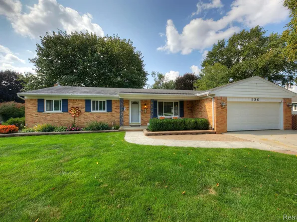 130 Eastdale Dr, Howell, MI 48843