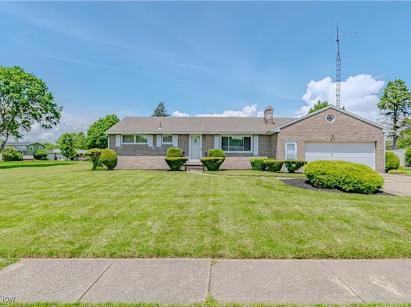 1401 Opal St, Louisville, OH 44641