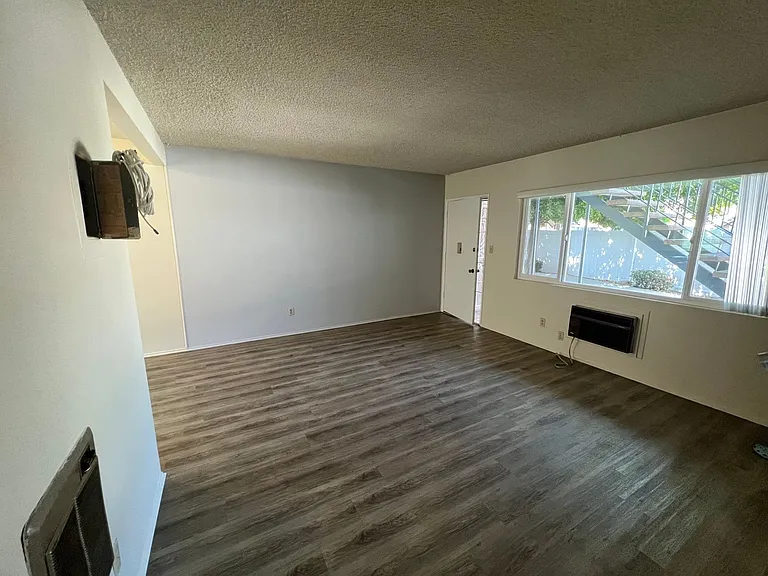 634 Marion Pl — Photo 5