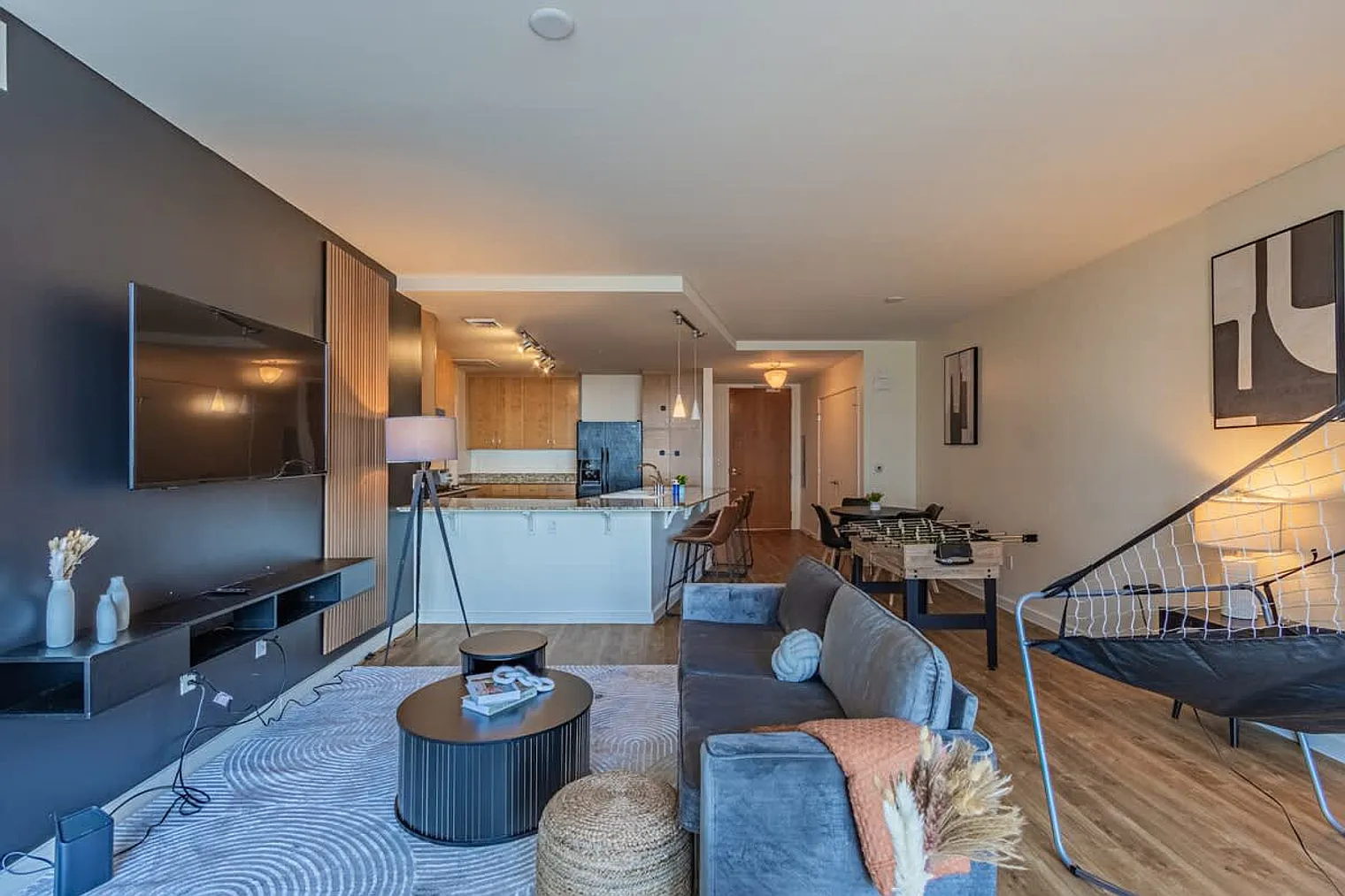 1 bed, 1.0 bath, 1130 sqft, $2,833 — Photo 4