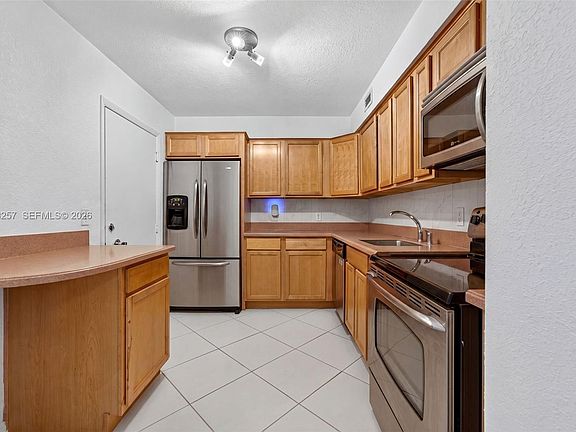 4th image of 6770 Indian Creek Dr APT 5D