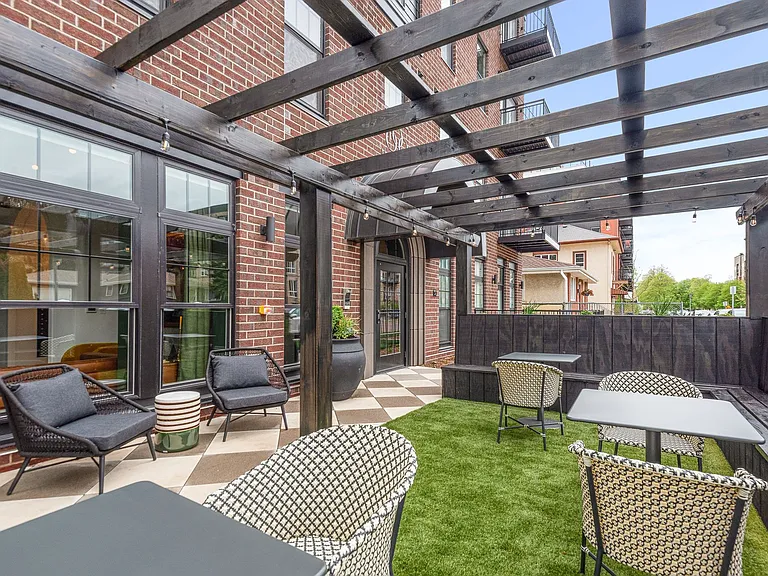 1000 Main Street Apartments — Photo 19