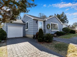 6 Woodvale Road Ext, Branford, CT 06405