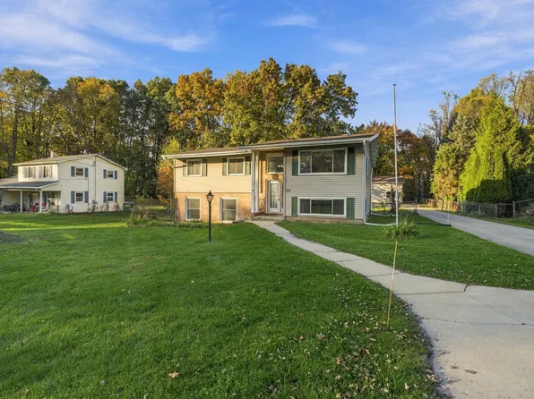 225 Highfield Rd, Marshall, MI 49068
