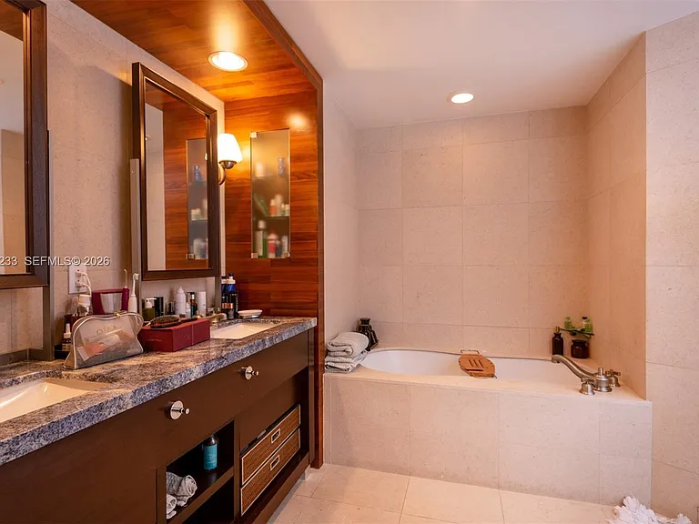 6799 Collins Ave #906 — Photo 10
