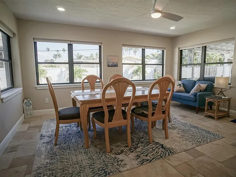 929 Lantana Ave — Photo 45
