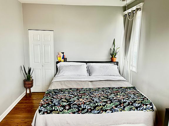 2nd image of 3007 W Lyndale St APT 3
