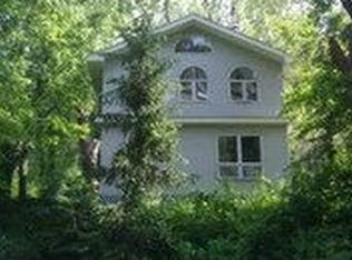 8 Hillcrest Rd, Portage, IN 46368