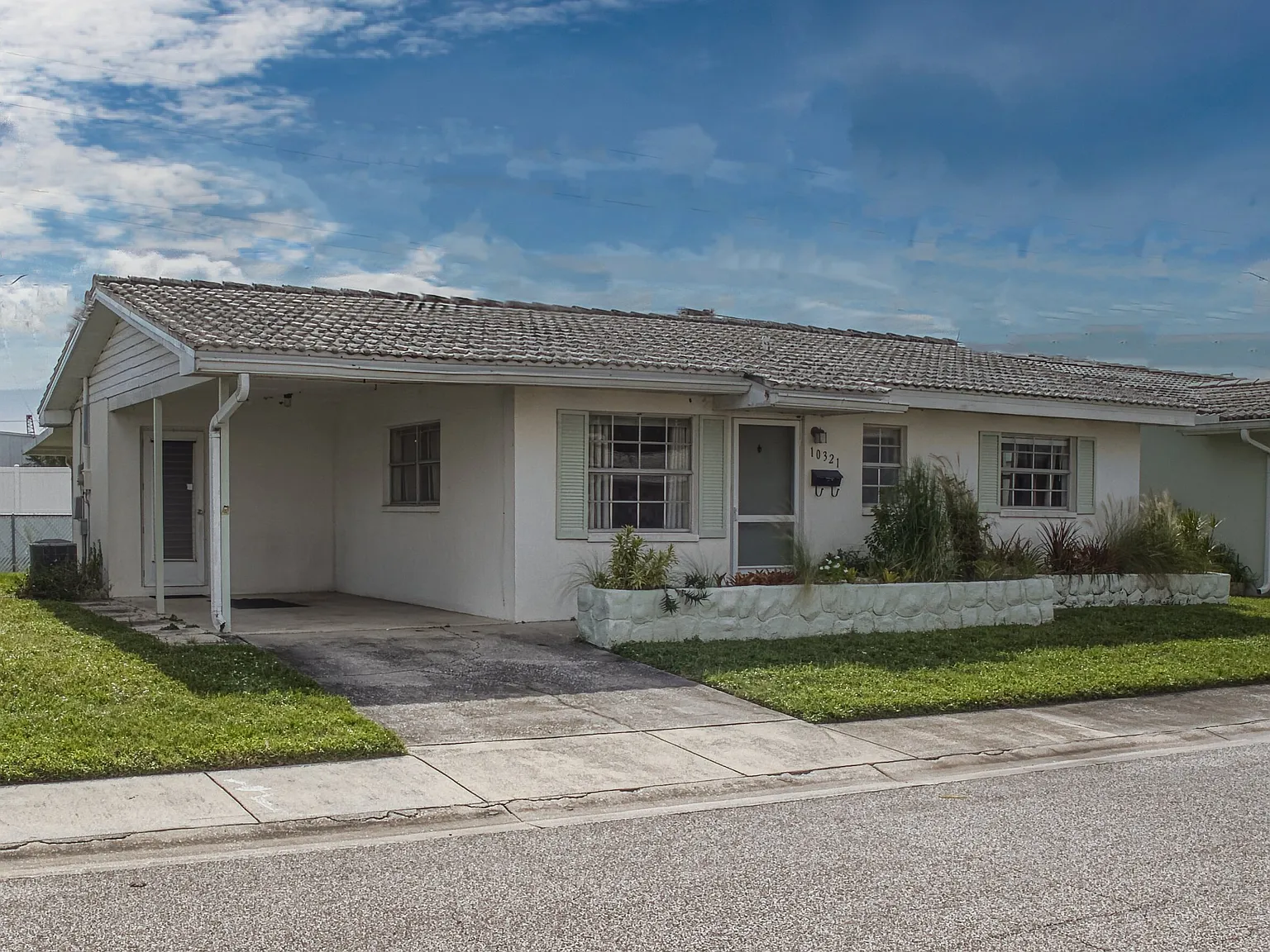 2 bed, 840 sqft, $2,000 — Photo 1
